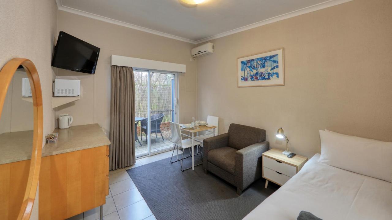 Hamilton Hume Motor Inn Yass Zewnętrze zdjęcie